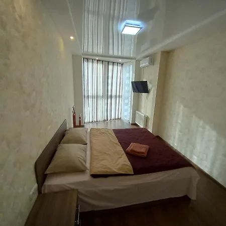 Smart Apartments Drahomanova Kyiv Exterior photo