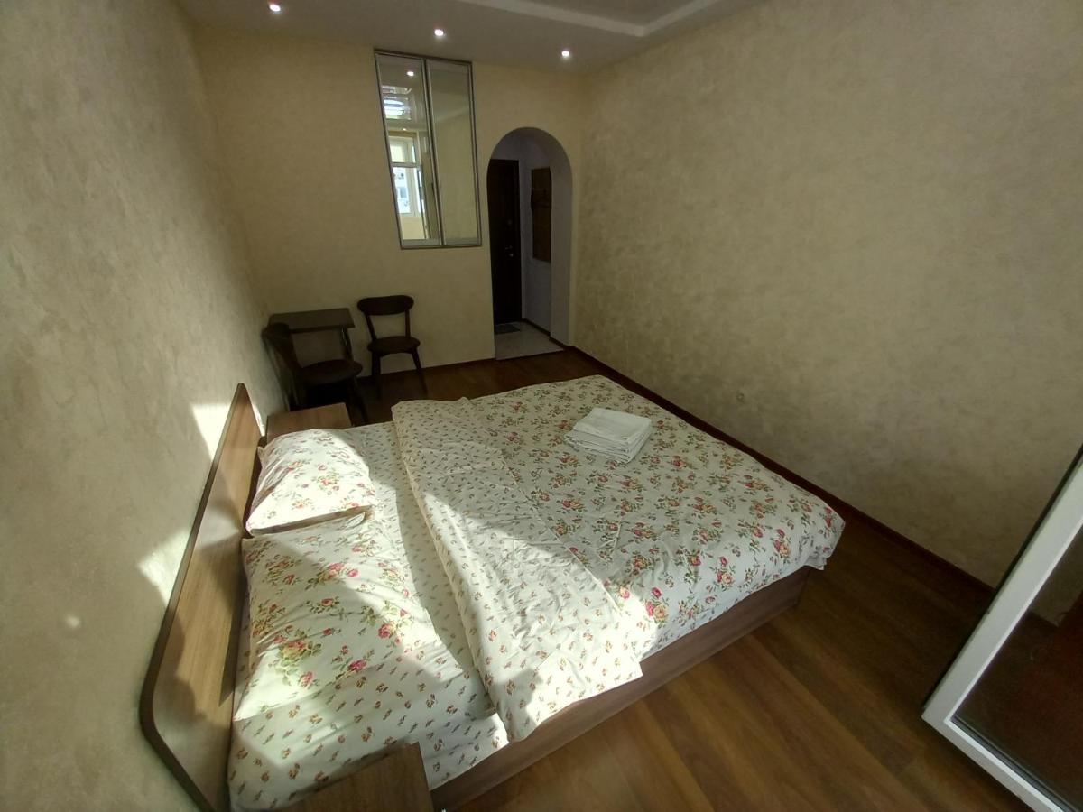 Smart Drahomanova Apartment Kyiv