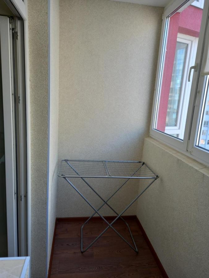 Smart Drahomanova Apartment Kyiv